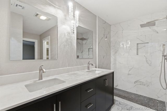 3012 W 70th Street, Tulsa, OK 74132