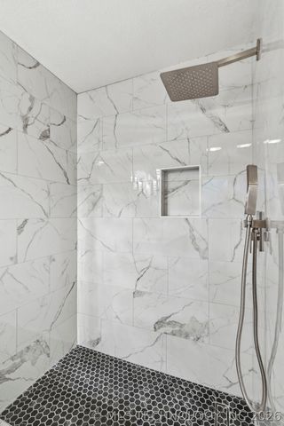 3012 W 70th Street, Tulsa, OK 74132