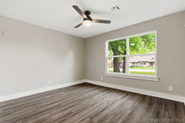 3012 W 70th Street, Tulsa, OK 74132