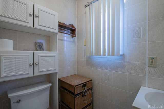 20656 Newman Drive, Brownstown Charter Township, MI 48183