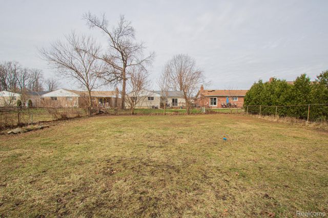 20656 Newman Drive, Brownstown Charter Township, MI 48183