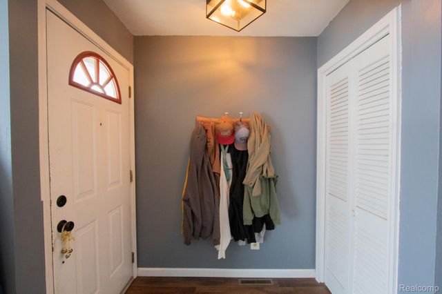 20656 Newman Drive, Brownstown Charter Township, MI 48183