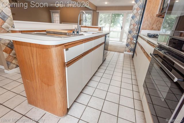 49355 Marquette Court, Shelby Charter Township, MI 48315