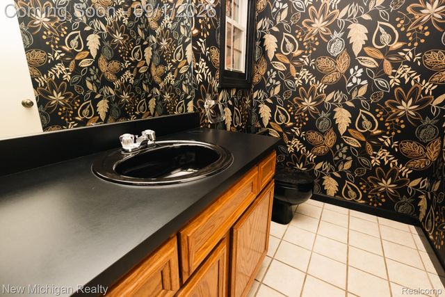 49355 Marquette Court, Shelby Charter Township, MI 48315