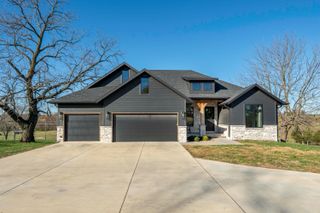 102 Kings Court, Ozark, MO 65721