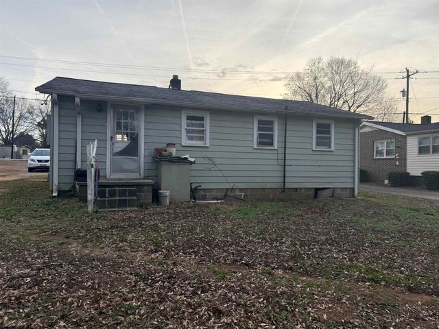 1304 Nazareth Rd, Spartanburg, SC 29301