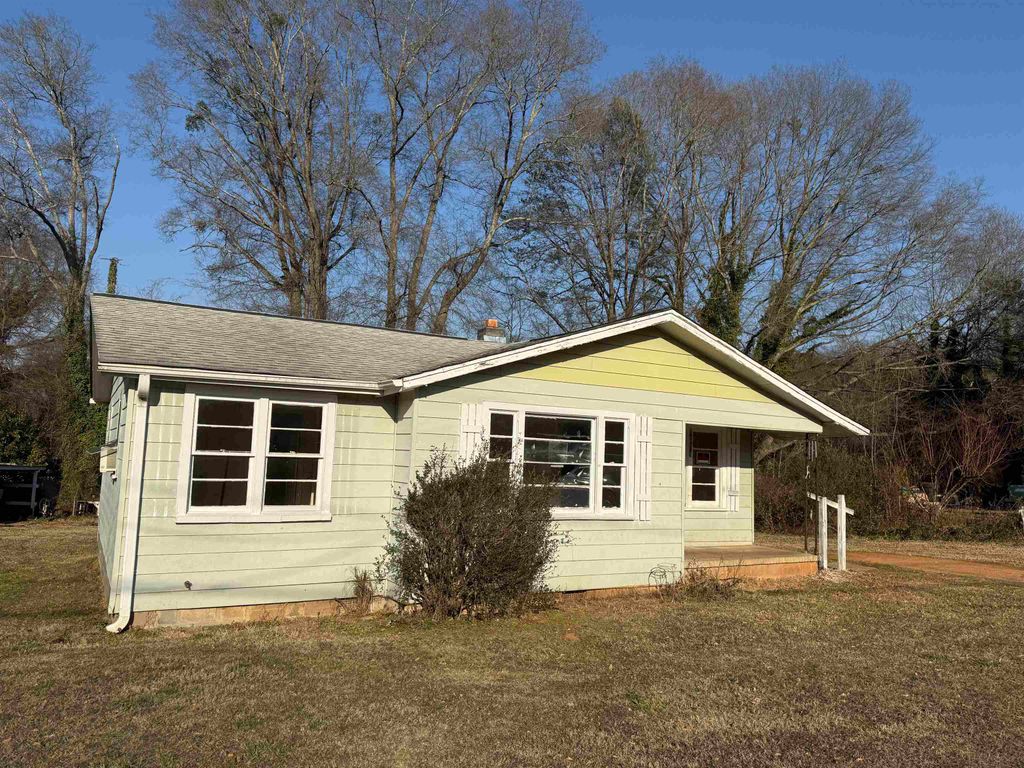 1304 Nazareth Rd, Spartanburg, SC 29301