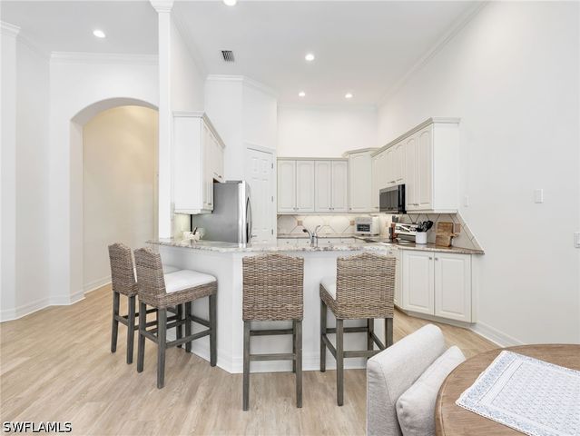 4232 Kensington High ST, Naples, FL 34105