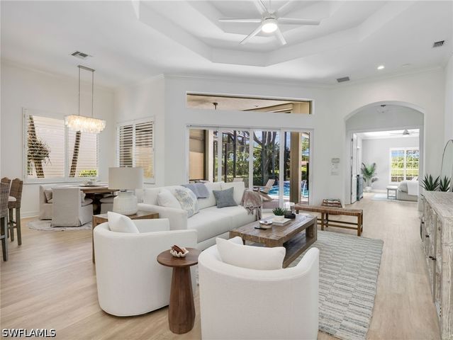 4232 Kensington High ST, Naples, FL 34105