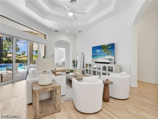 4232 Kensington High ST, Naples, FL 34105