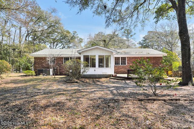 811 Memory Lane, Southport, NC 28461