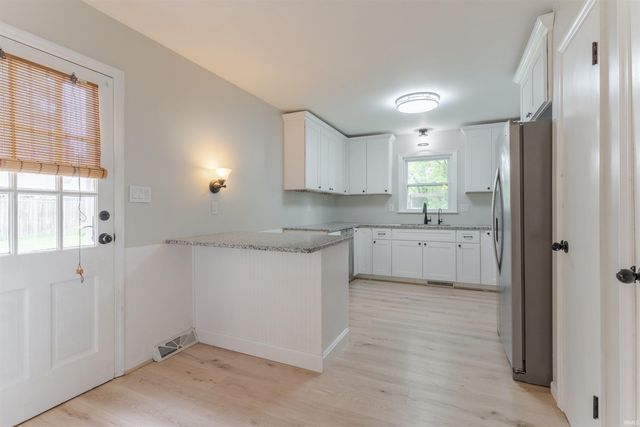 8311 Poplar Drive, Newburgh, IN 47630
