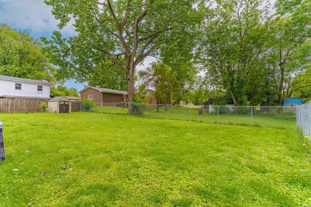 8311 Poplar Drive, Newburgh, IN 47630