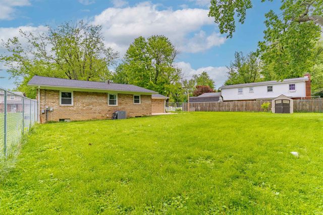 8311 Poplar Drive, Newburgh, IN 47630