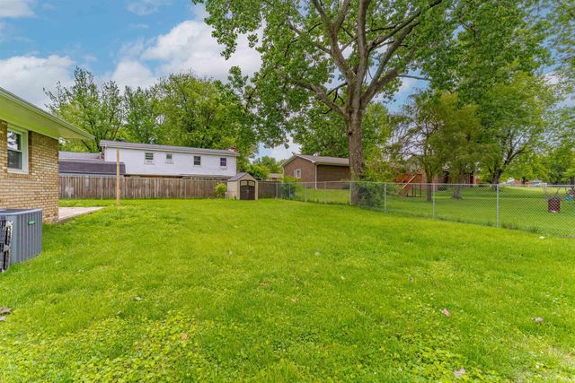 8311 Poplar Drive, Newburgh, IN 47630