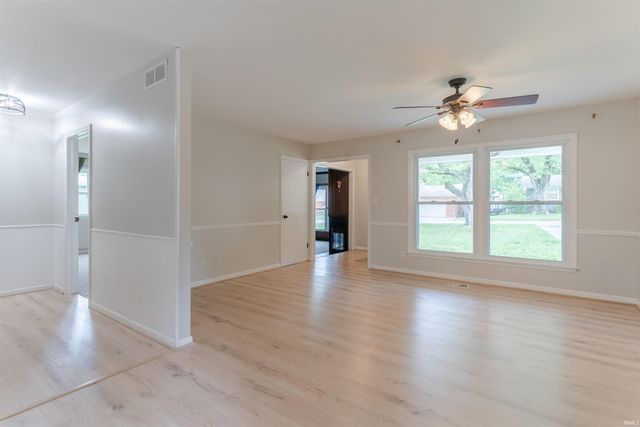 8311 Poplar Drive, Newburgh, IN 47630