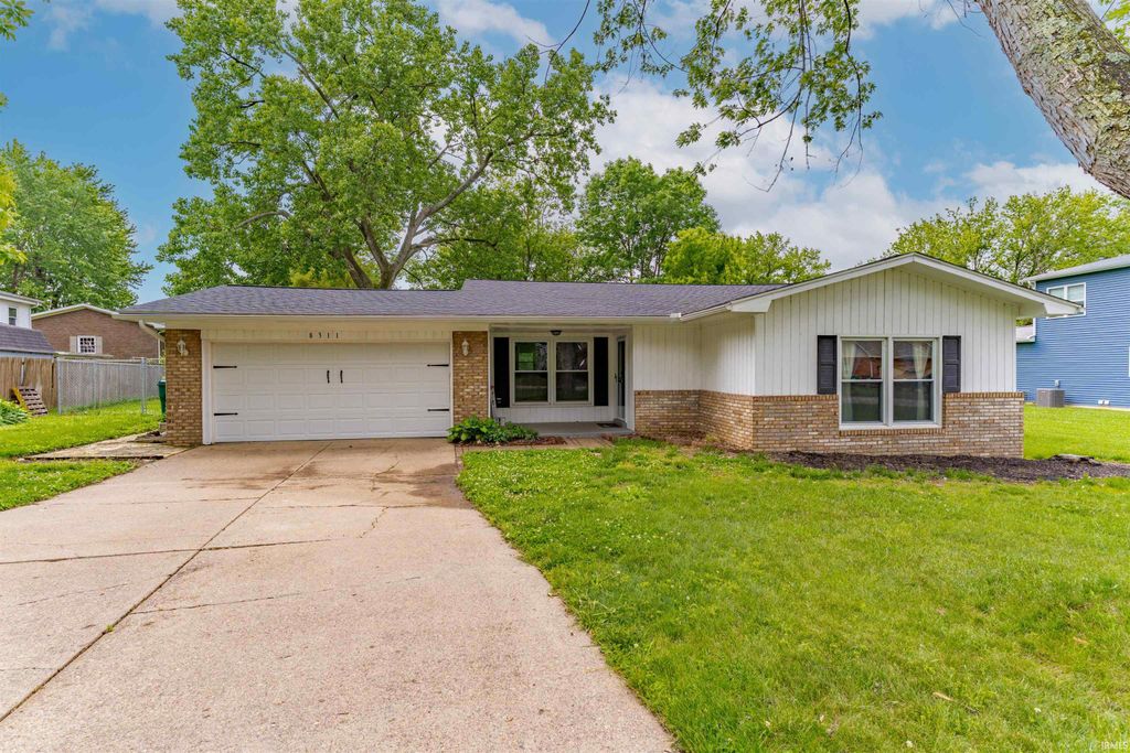 8311 Poplar Drive, Newburgh, IN 47630