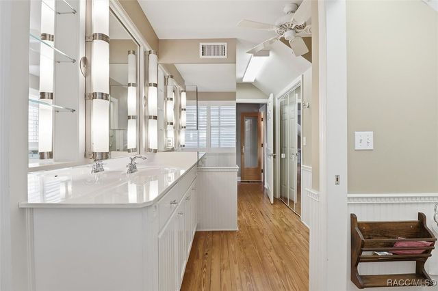 5415 Riverside Drive, Yankeetown, FL 34498