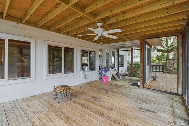 5415 Riverside Drive, Yankeetown, FL 34498