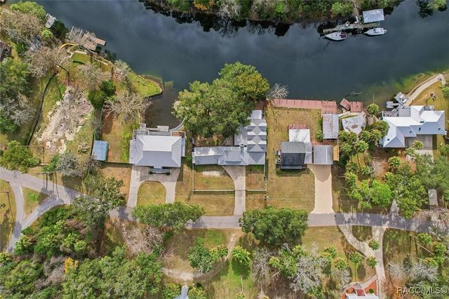 5415 Riverside Drive, Yankeetown, FL 34498