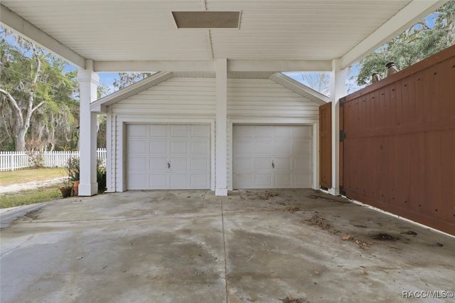 5415 Riverside Drive, Yankeetown, FL 34498