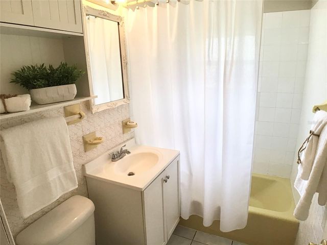 4720 W LEILA AVENUE, Tampa, FL 33616