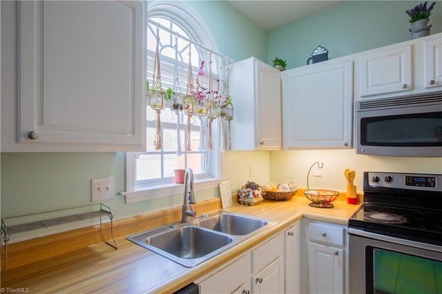 701 Diana Drive, Thomasville, NC 27360