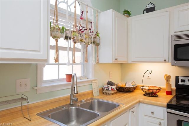 701 Diana Drive, Thomasville, NC 27360