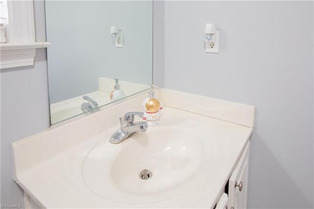 701 Diana Drive, Thomasville, NC 27360