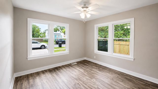 657 15TH AVENUE S, St Petersburg, FL 33701