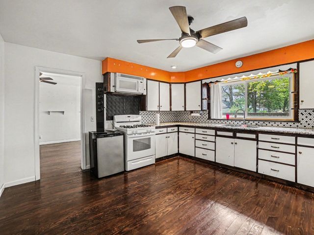 925 Orchard Avenue, Muskegon, MI 49442