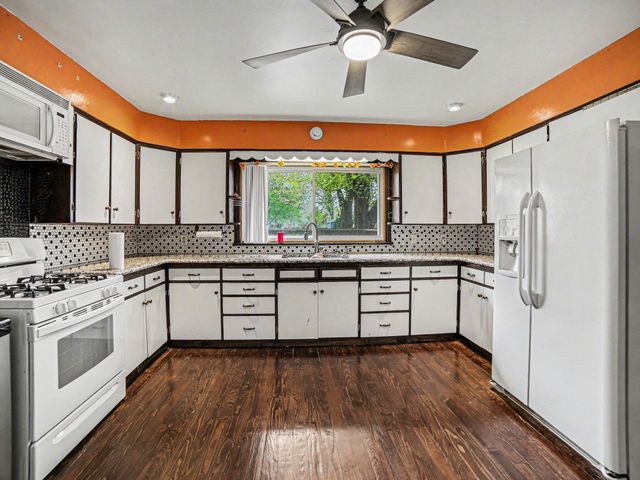 925 Orchard Avenue, Muskegon, MI 49442