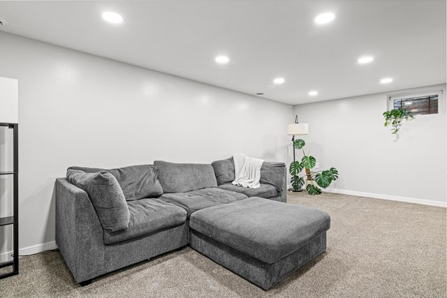 1645 Rose Place, Roseville, MN 55113