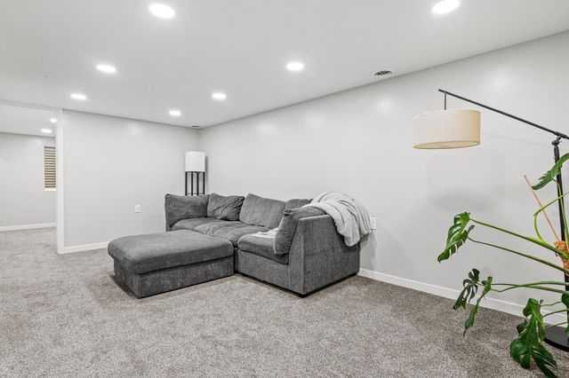 1645 Rose Place, Roseville, MN 55113