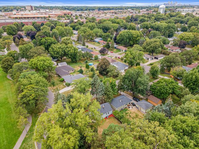 1645 Rose Place, Roseville, MN 55113