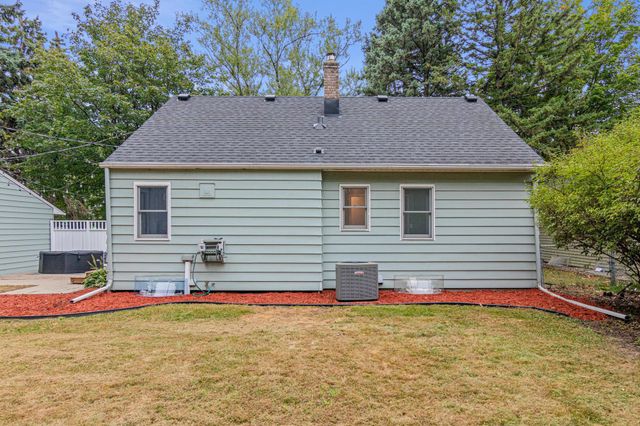 1645 Rose Place, Roseville, MN 55113