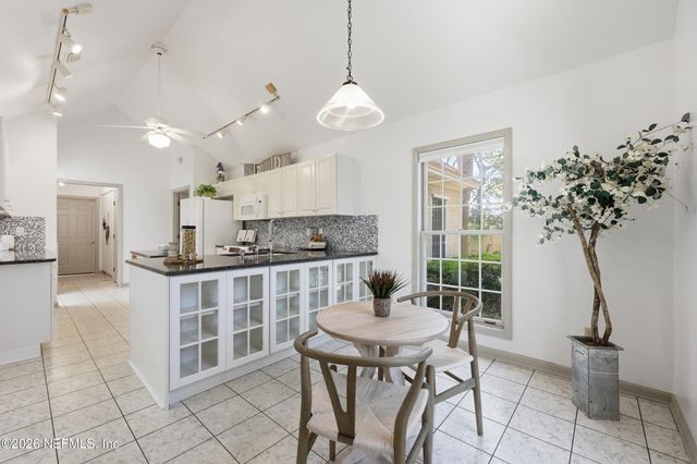 2144 LAKESIDE Drive E, Fernandina Beach, FL 32034