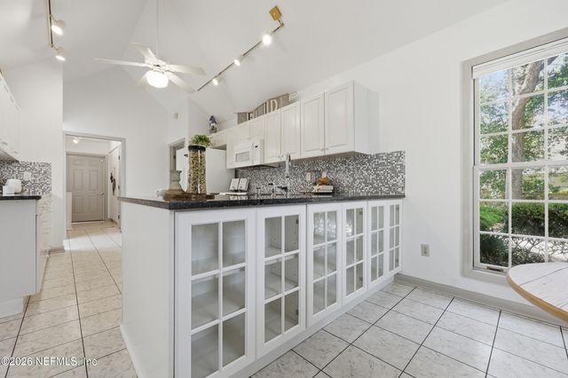 2144 LAKESIDE Drive E, Fernandina Beach, FL 32034