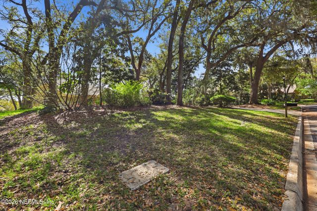 2144 LAKESIDE Drive E, Fernandina Beach, FL 32034