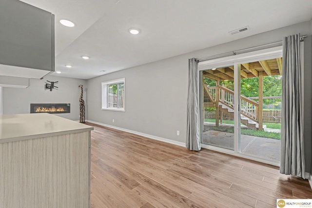 4705 N 148 Street, Omaha, NE 68116