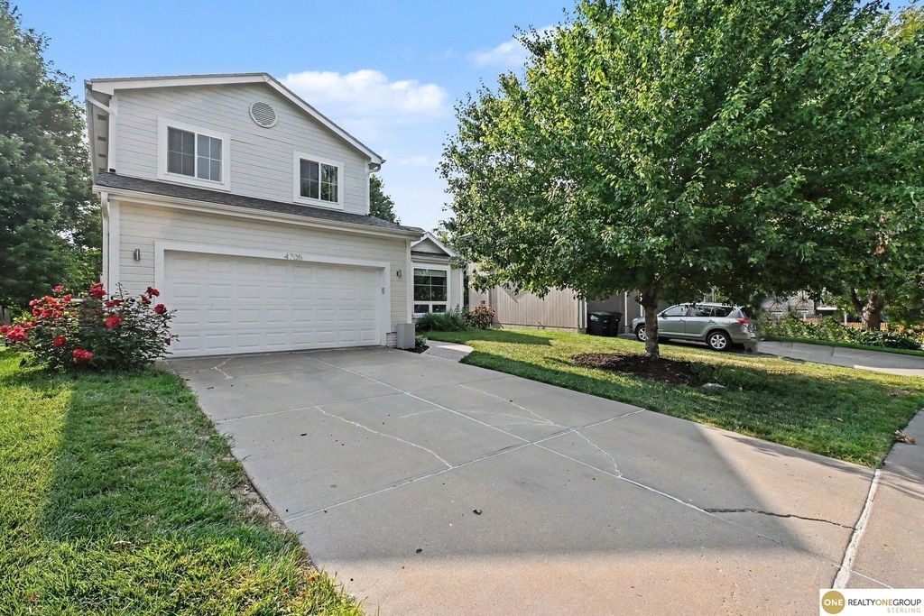 4705 N 148 Street, Omaha, NE 68116