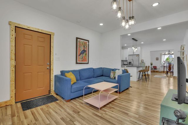 680 Stewart Avenue, Columbus, OH 43206