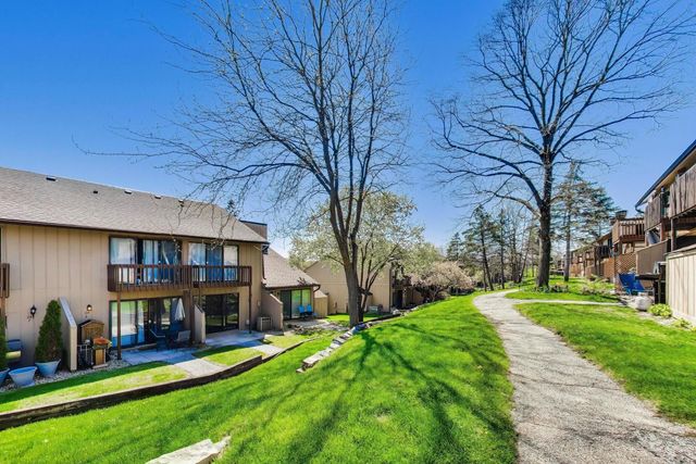 22 Jamaica Colony 1, Fox Lake, IL 60020