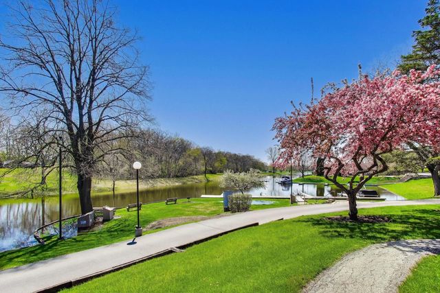 22 Jamaica Colony 1, Fox Lake, IL 60020