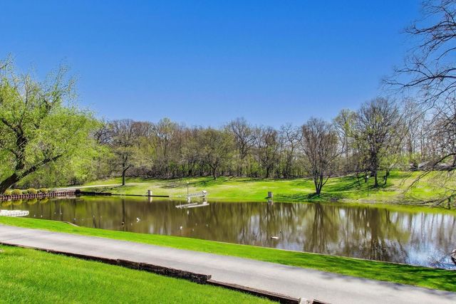 22 Jamaica Colony 1, Fox Lake, IL 60020