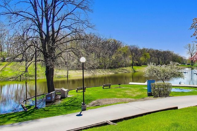 22 Jamaica Colony 1, Fox Lake, IL 60020