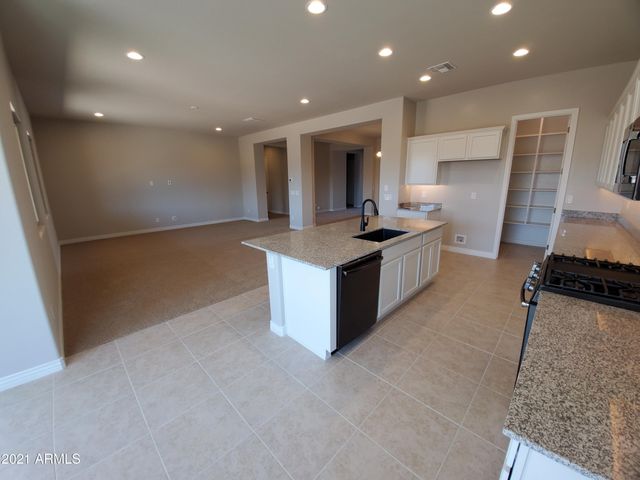 8537 W Myrtle Avenue, Glendale, AZ 85305