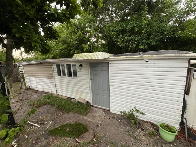 8545 SE Mars Street, Hobe Sound, FL 33455