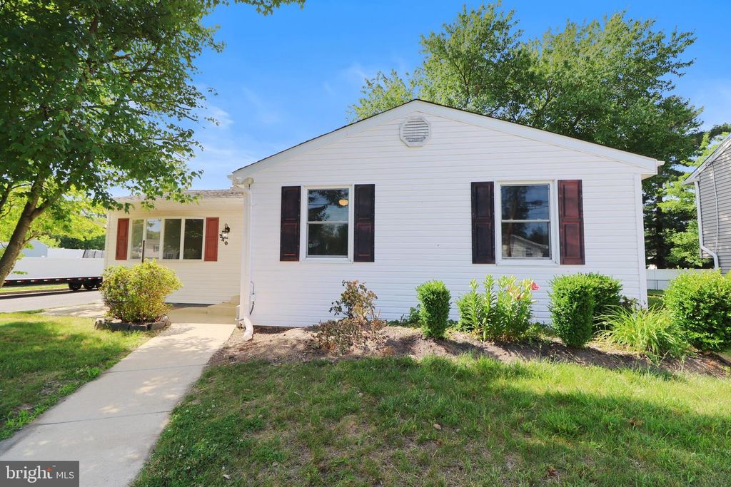 340 GRAND AVE, Blackwood, NJ 08012
