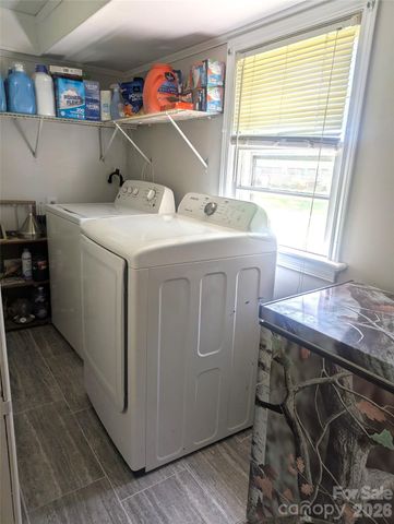 605 Lincoln Lane SW, Lenoir, NC 28645